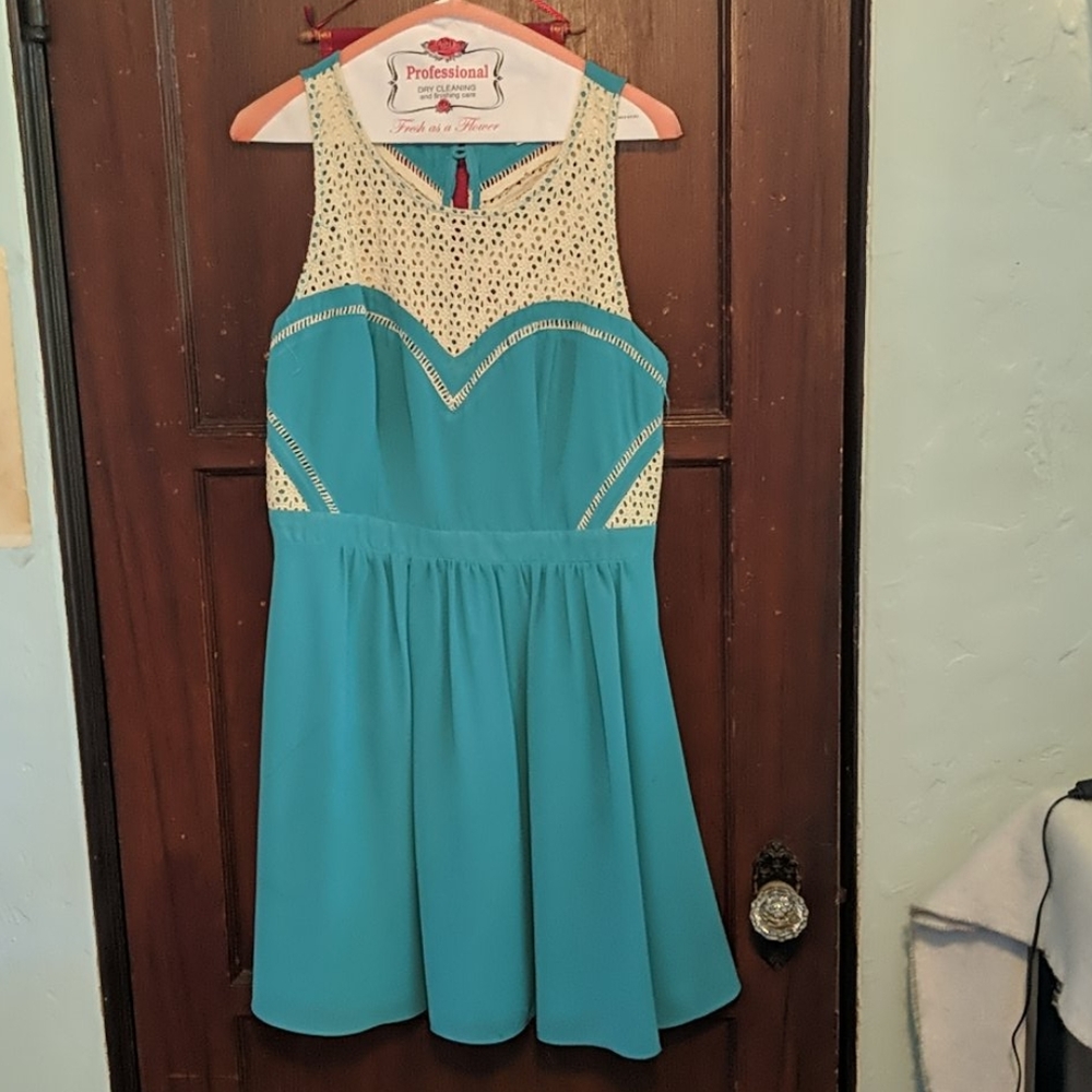 Gorgeous like new fun flirty dress